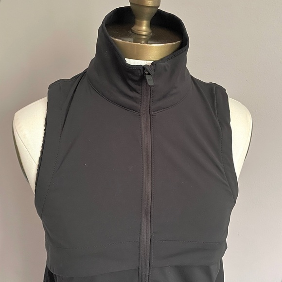 Lululemon Black Kicking Asphalt Vest - 4 - Picture 3 of 13